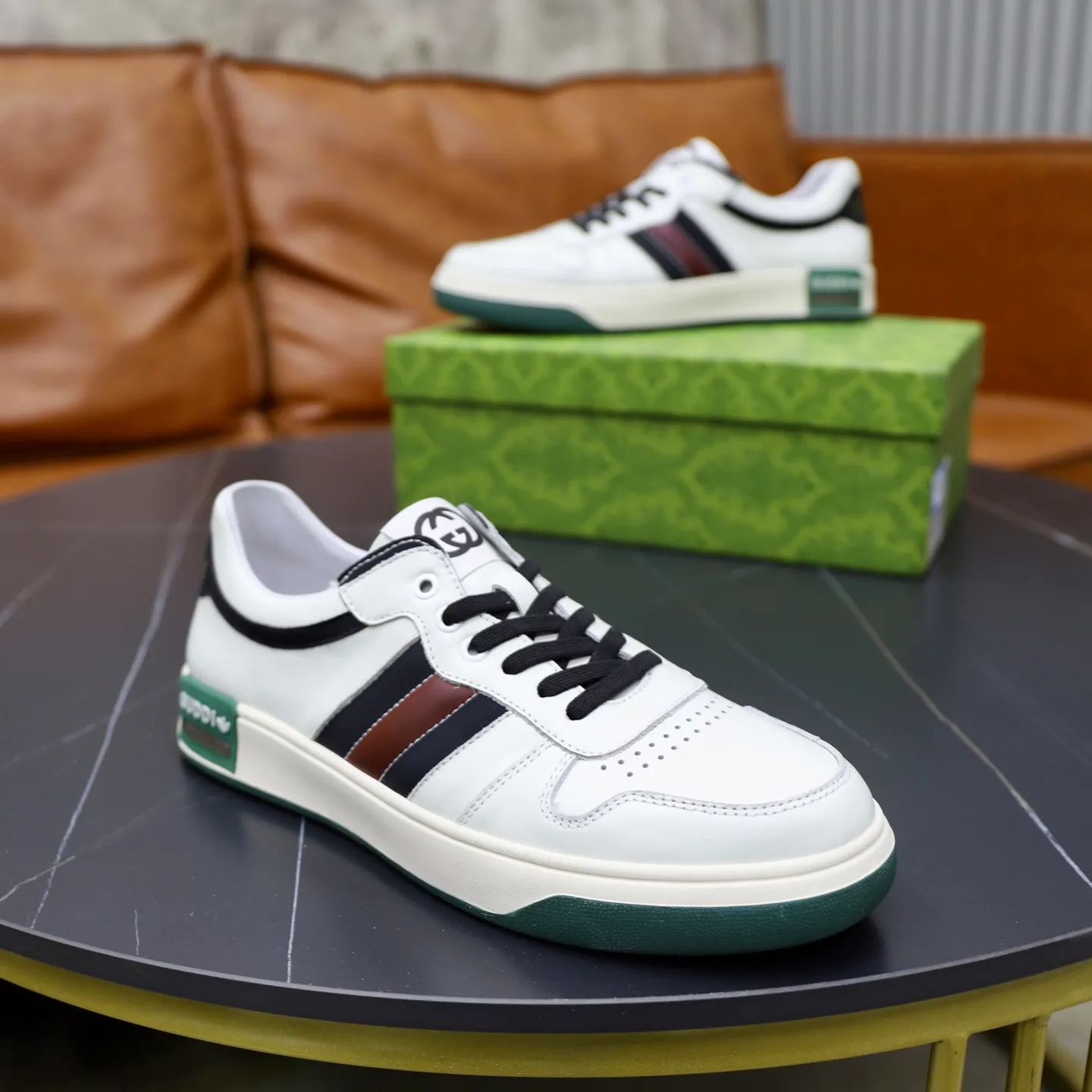 Ex-factory price: 440💰🙅‍♂️🙅‍♂️🙅‍♂️ Brand: Gucci GuCCI Standard code: 38-44 (45 customized) Grade: Same as the official website Material: Original leather splicing Comfortable and breathable pigskin lining Lightweight and wear-resistant sports outsole Style category: Men's fashionable casual shoes Running sneakers Distinguished luxury brand elements Top luxury Color: actual picture color